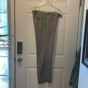 Men’s Tan Claiborne dress slacks, size 30/32